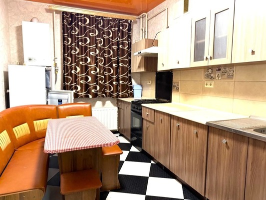 Продам двухкомнатную (2-комн.) квартиру, Камская ул, 29а, Симферополь г