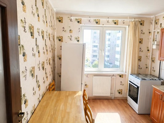 Продам однокомнатную (1-комн.) квартиру, Генерала Челнокова ул, 34, Калининград г