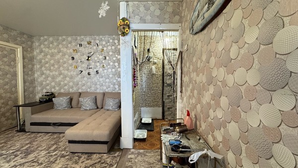 Продам двухкомнатную (2-комн.) квартиру, 8 Июля ул, 33, Миасс г