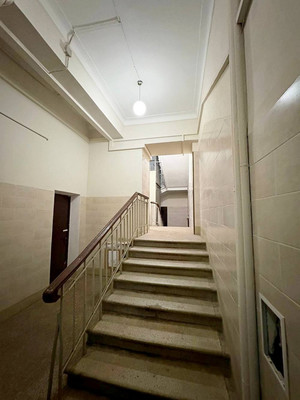 Продам двухкомнатную (2-комн.) квартиру, Дмитровка Б. ул, 5, Москва г