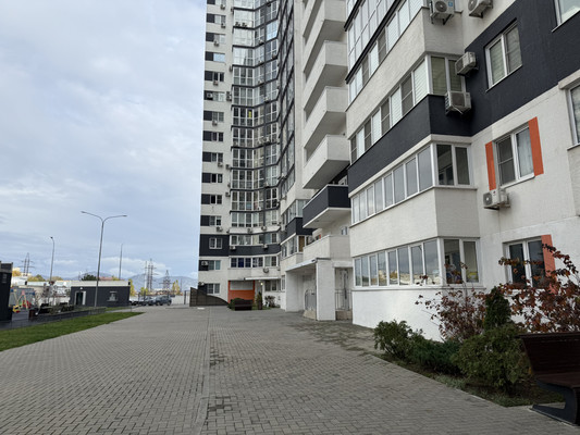 Продам трехкомнатную (3-комн.) квартиру, Куникова ул, 55к2, Новороссийск г