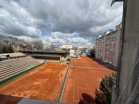 Продам трехкомнатную (3-комн.) квартиру, Ленина б-р, 6Бб, Симферополь г