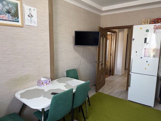 Продам двухкомнатную (2-комн.) квартиру, Чекистов ул, 22, Симферополь г