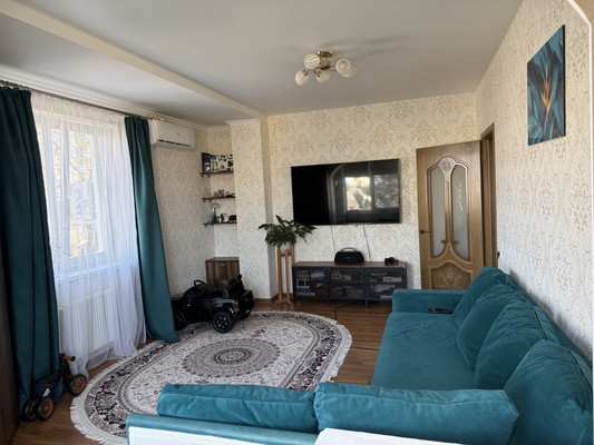 Продам двухкомнатную (2-комн.) квартиру, Чекистов ул, 22, Симферополь г