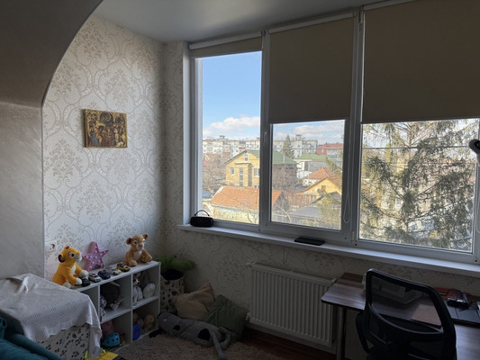 Продам двухкомнатную (2-комн.) квартиру, Чекистов ул, 22, Симферополь г