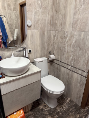 Продам двухкомнатную (2-комн.) квартиру, Чекистов ул, 22, Симферополь г