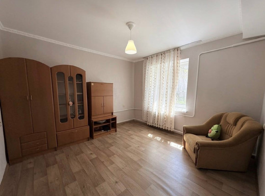 Продам однокомнатную (1-комн.) квартиру, Студенческая ул, 5, Симферополь г