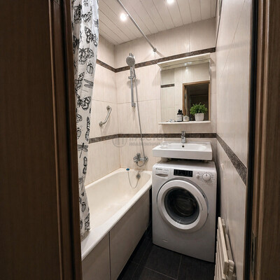 Продам трехкомнатную (3-комн.) квартиру, Краснодонская ул, 34, Москва г
