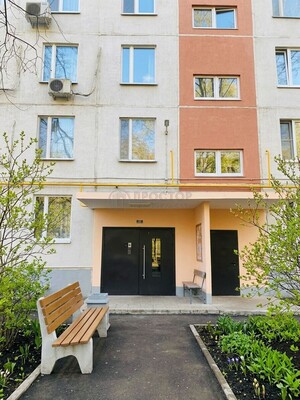 Продам однокомнатную (1-комн.) квартиру, Малахитовая ул, 13к1, Москва г