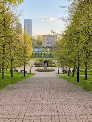 Продам однокомнатную (1-комн.) квартиру, Малахитовая ул, 13к1, Москва г