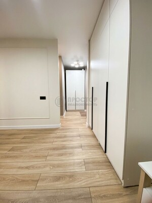 Продам однокомнатную (1-комн.) квартиру, Малахитовая ул, 13к1, Москва г