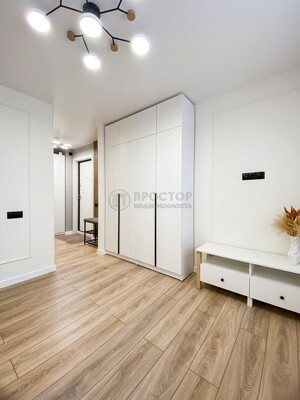 Продам однокомнатную (1-комн.) квартиру, Малахитовая ул, 13к1, Москва г