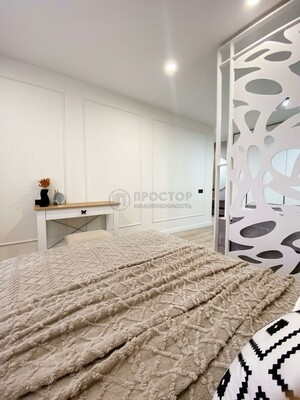 Продам однокомнатную (1-комн.) квартиру, Малахитовая ул, 13к1, Москва г