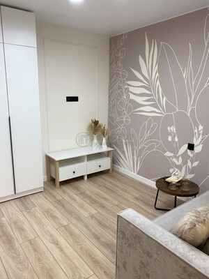 Продам однокомнатную (1-комн.) квартиру, Малахитовая ул, 13к1, Москва г