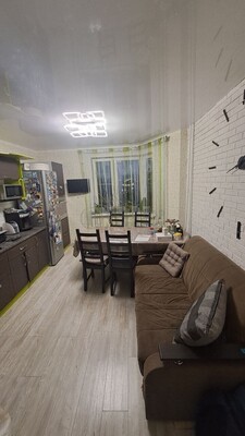 Продам трехкомнатную (3-комн.) квартиру, Лавриненко ул, 11к2, Москва г