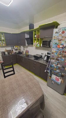 Продам трехкомнатную (3-комн.) квартиру, Лавриненко ул, 11к2, Москва г