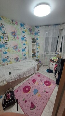 Продам трехкомнатную (3-комн.) квартиру, Лавриненко ул, 11к2, Москва г