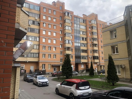 Продам однокомнатную (1-комн.) квартиру, Хохлова ул, 8, Гатчина г