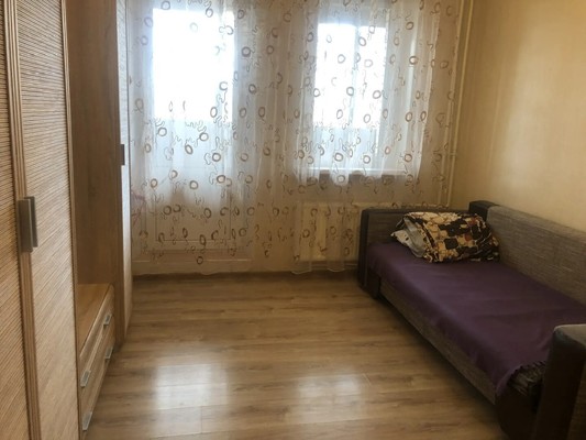 Продам однокомнатную (1-комн.) квартиру, Хохлова ул, 8, Гатчина г