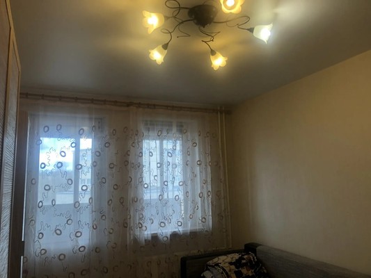 Продам однокомнатную (1-комн.) квартиру, Хохлова ул, 8, Гатчина г