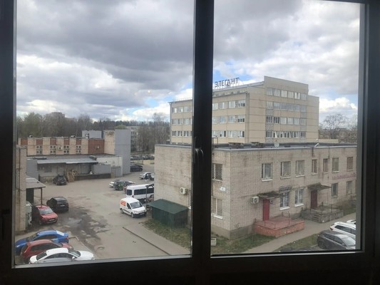 Продам однокомнатную (1-комн.) квартиру, Хохлова ул, 8, Гатчина г