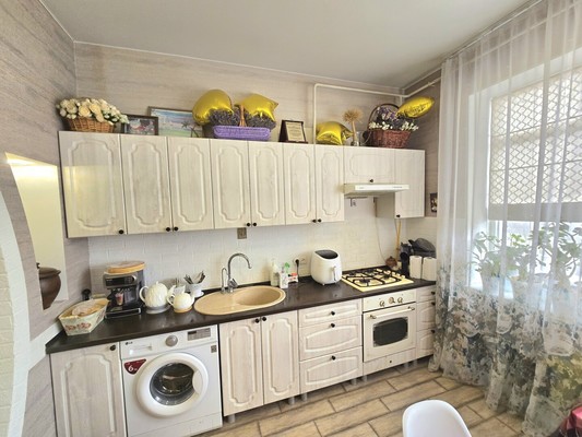 Продам двухкомнатную (2-комн.) квартиру, Балаклавская ул, 47а, Пионерское с