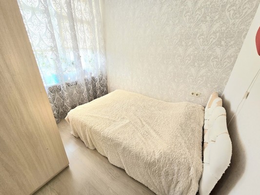 Продам двухкомнатную (2-комн.) квартиру, Балаклавская ул, 47а, Пионерское с