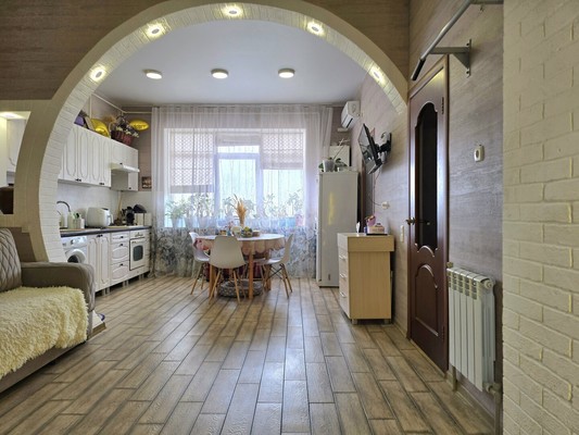 Продам двухкомнатную (2-комн.) квартиру, Балаклавская ул, 47а, Пионерское с