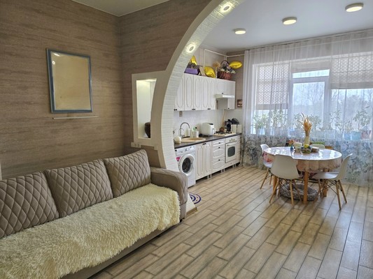 Продам двухкомнатную (2-комн.) квартиру, Балаклавская ул, 47а, Пионерское с