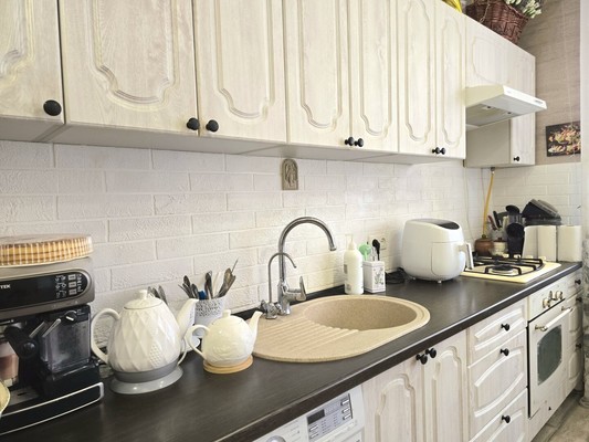 Продам двухкомнатную (2-комн.) квартиру, Балаклавская ул, 47а, Пионерское с