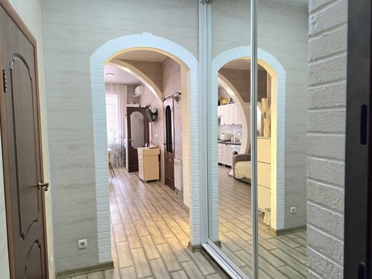 Продам двухкомнатную (2-комн.) квартиру, Балаклавская ул, 47а, Пионерское с