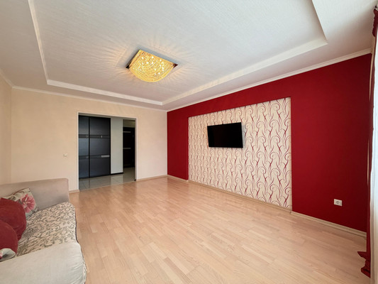 Продам трехкомнатную (3-комн.) квартиру, Московская ул, 7, Нальчик г