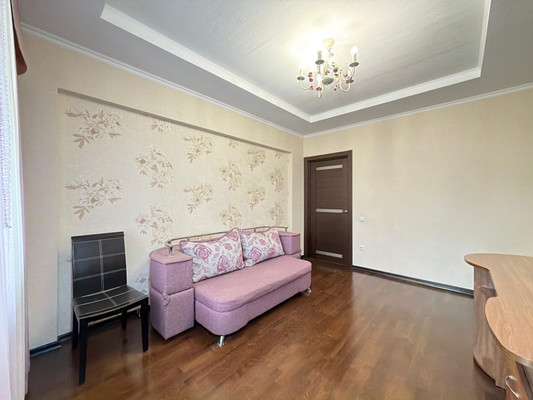 Продам трехкомнатную (3-комн.) квартиру, Московская ул, 7, Нальчик г