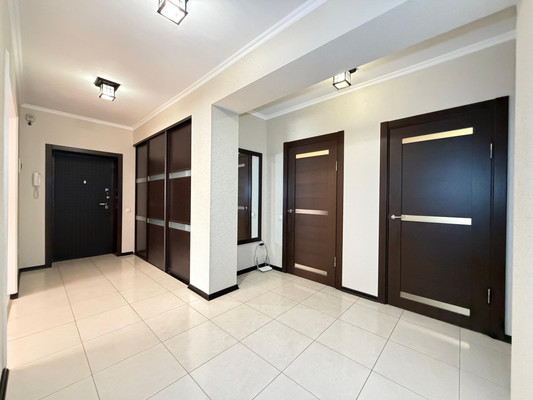 Продам трехкомнатную (3-комн.) квартиру, Московская ул, 7, Нальчик г