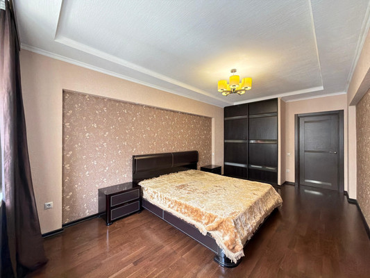 Продам трехкомнатную (3-комн.) квартиру, Московская ул, 7, Нальчик г