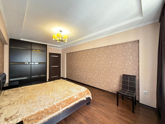 Продам трехкомнатную (3-комн.) квартиру, Московская ул, 7, Нальчик г