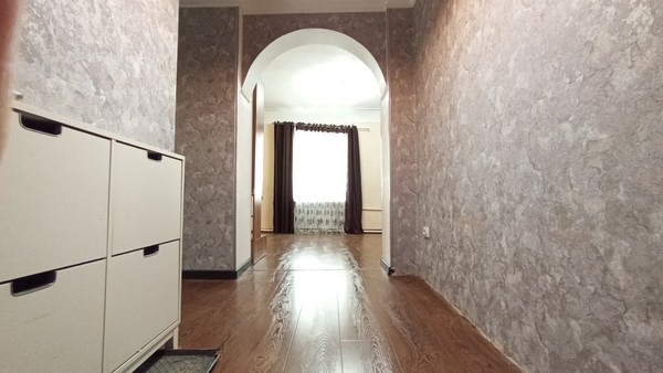 Продам трехкомнатную (3-комн.) квартиру, Черноморская ул, 10, Армавир г