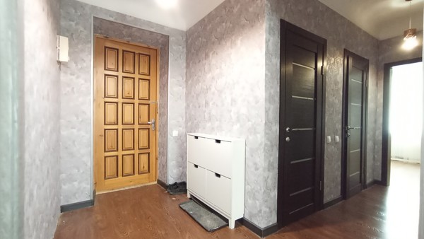Продам трехкомнатную (3-комн.) квартиру, Черноморская ул, 10, Армавир г