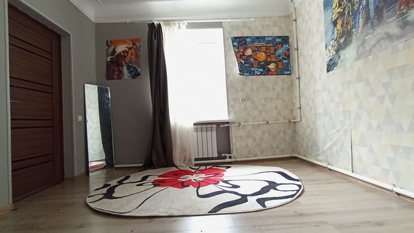 Продам трехкомнатную (3-комн.) квартиру, Черноморская ул, 10, Армавир г