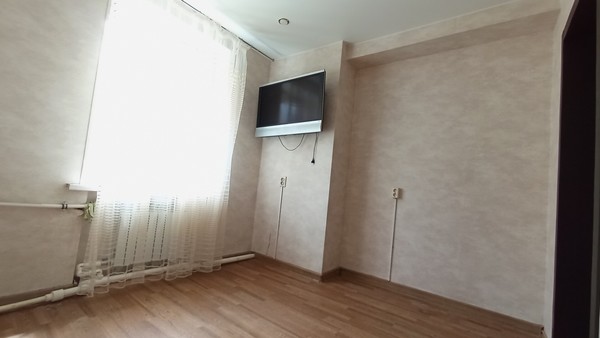 Продам трехкомнатную (3-комн.) квартиру, Черноморская ул, 10, Армавир г