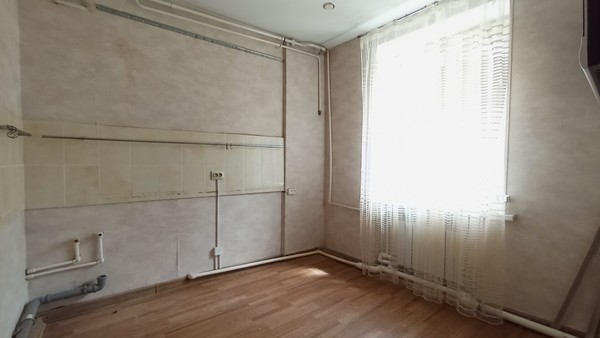 Продам трехкомнатную (3-комн.) квартиру, Черноморская ул, 10, Армавир г