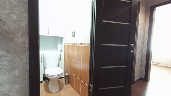Продам трехкомнатную (3-комн.) квартиру, Черноморская ул, 10, Армавир г