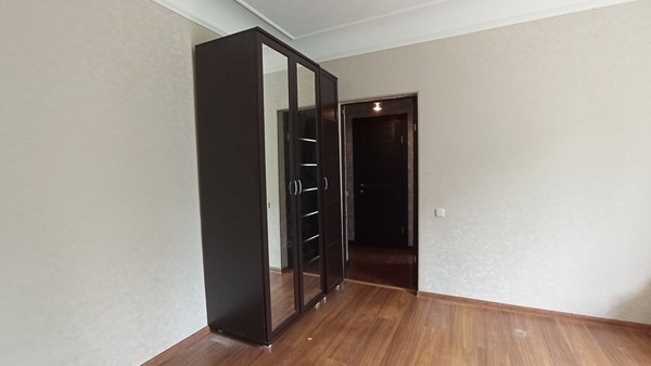 Продам трехкомнатную (3-комн.) квартиру, Черноморская ул, 10, Армавир г