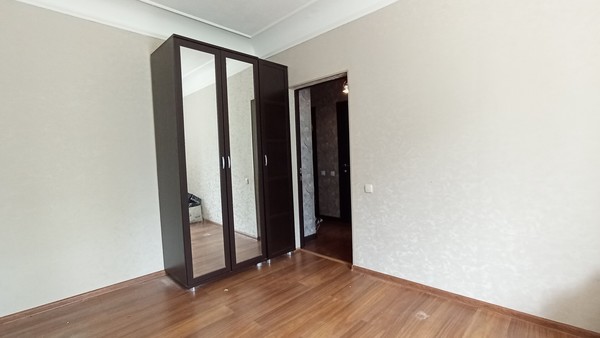 Продам трехкомнатную (3-комн.) квартиру, Черноморская ул, 10, Армавир г