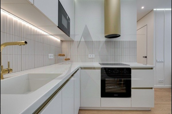 Продам трехкомнатную (3-комн.) квартиру, Автозаводская ул, 26к1, Москва г