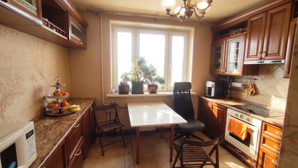 Продам трехкомнатную (3-комн.) квартиру, Горчакова ул, 1к2, Москва г