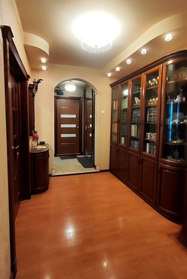 Продам трехкомнатную (3-комн.) квартиру, Горчакова ул, 1к2, Москва г