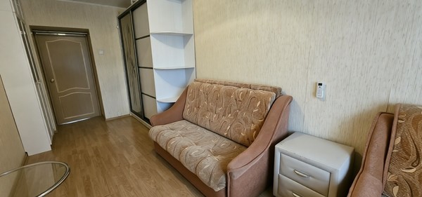 Продам трехкомнатную (3-комн.) квартиру, Ленинский пр-кт, 138/5, Санкт-Петербург г