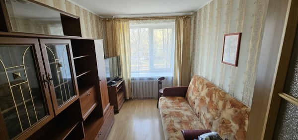 Продам трехкомнатную (3-комн.) квартиру, Ленинский пр-кт, 138/5, Санкт-Петербург г