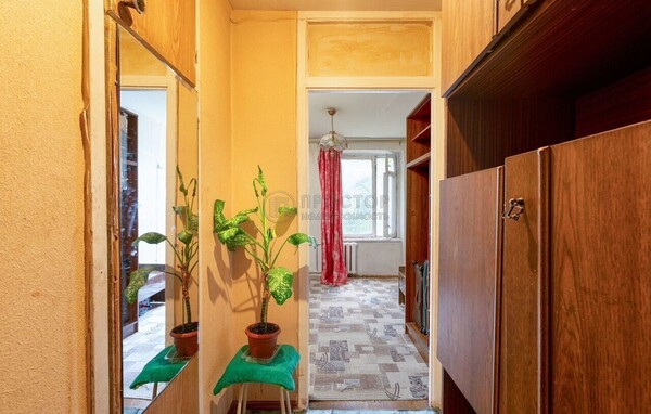 Продам двухкомнатную (2-комн.) квартиру, Ангарская ул, 3, Москва г